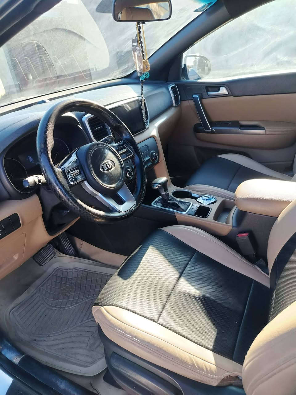 سبورتج خليجي موديل ٢٠٢٠
محرك دوش ٢٠٠٠
ماشية ٨٧
فول عده الفتحه ولبصمه 
حساسات ومرايا شفط
تبريد قطعتين
سياره جديده مال بيت ممتعوبه
تخم تاير جديد
حداديه جديده
السونار مرفق بالصور 
رقم انكليزي بغداد 

مكان السيارة بغداد

السعر 187
اتصل وتدلل ***********
