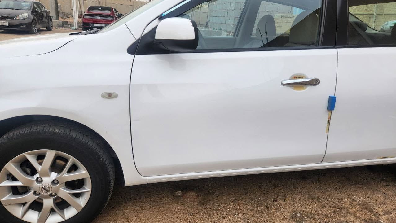 نيسان سني هندي بليته الزركه
موديل ٢٢ ماشيه ٥٨ كليو

بيه بس بارد كما موضح بالصور

السعر ١١٥ وبيه مجال ‭0771 257 6636‬بصره تحسينيه المكان
