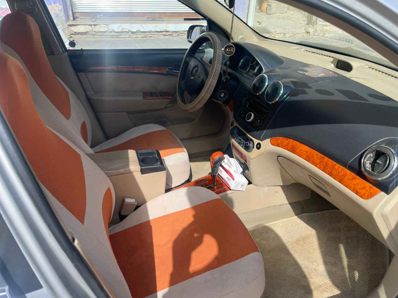 سلام عليكم للبيع سيارة دايو جنترا كوري اوتماتيك مال خبزة بيها طخة بسيطة بالباب ومعدلة عل البارد سيارة كاملة من كلشي مري تحكم شفط تحكم ستيرن محرك 1800 تبريد انجماد والله رقم دولي باسمي ثاني يوم احولك غراضها مكومات وفلس ونص جيب وشد مال  اڤيو الي ياخذها فلس واحد مايصرف عليها اني كناي من المكتب للبيت السعر 65 وبيها طكة صغيرة مجال الي مو شراي ليتعبني يستر على اهلكم العنوان صلاح الدين بلد ***********
