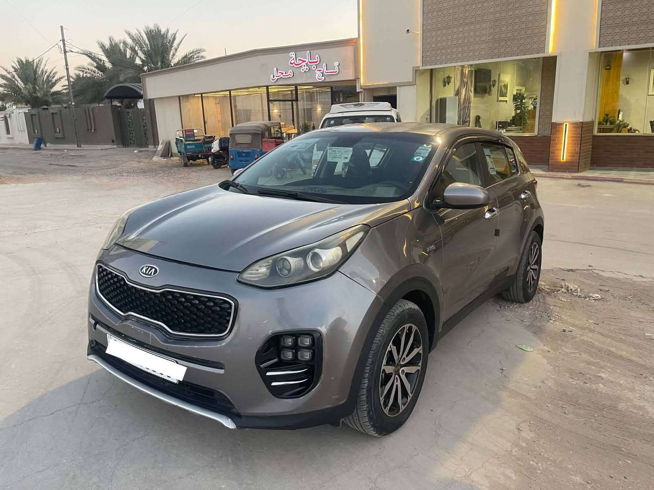كيا سبورتج  موديل 2018
#الضرر : ثلاث قطع صبغ  بدون دواخل
#الرقم : بغداد انكليزي 

#المواصفات :
▪️السيارة : كيا سبورتج
▪️الموديل : 2018
▪️المحرك: 2.4L (اربعة سلندر)
▪️حجم الويل: ويل كب حجم 18 
▪️غرفة السيارة : كشنات السيارة مخمل  
▪️لايتات زينون مع كشافات دعامية
▪️شاشة الدشبول كامرة دوراه
▪️قطعتين تبريد امامي وخلفي
▪️ثلاث وضعيات قيادة
▪️سستم صوت 
▪️تحكم ستيرن جهتين بلوتوث وحاكية وكروس سرعة وتحكم صوت 
▪️نظام ABS مانع انزلاق

السعر 128
للاستفسار ***********
              ***********
