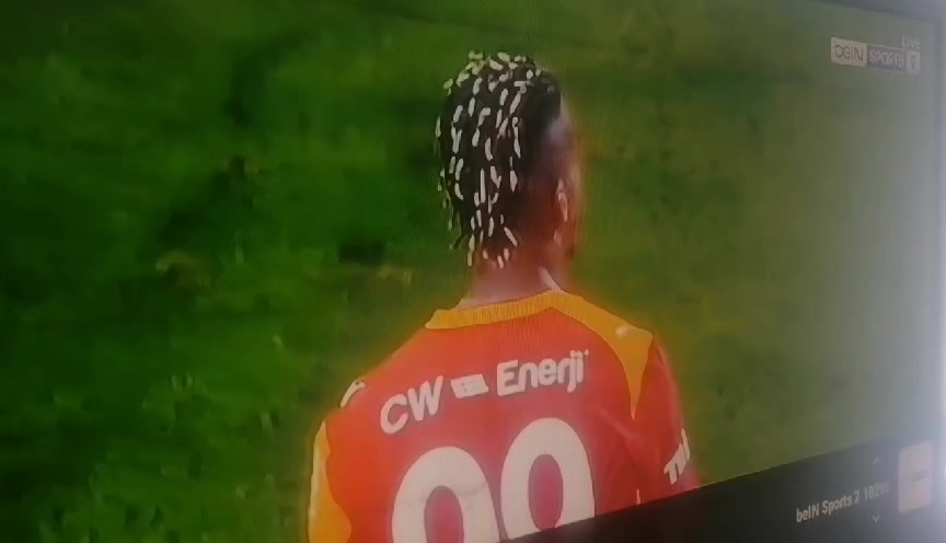 السلام عليكم عندي جهاز ستلايت نوعيه  Como M7 مشفر يشتغل بدون صحن على النت قنوات العراقيه والعربيه وقنوات Ben sport الجهاز كامل مع ملحقاته شرط الجهاز جديد السعر ٤٥ الف الاتصال على الرقم *********** او مراسله الصفحه
