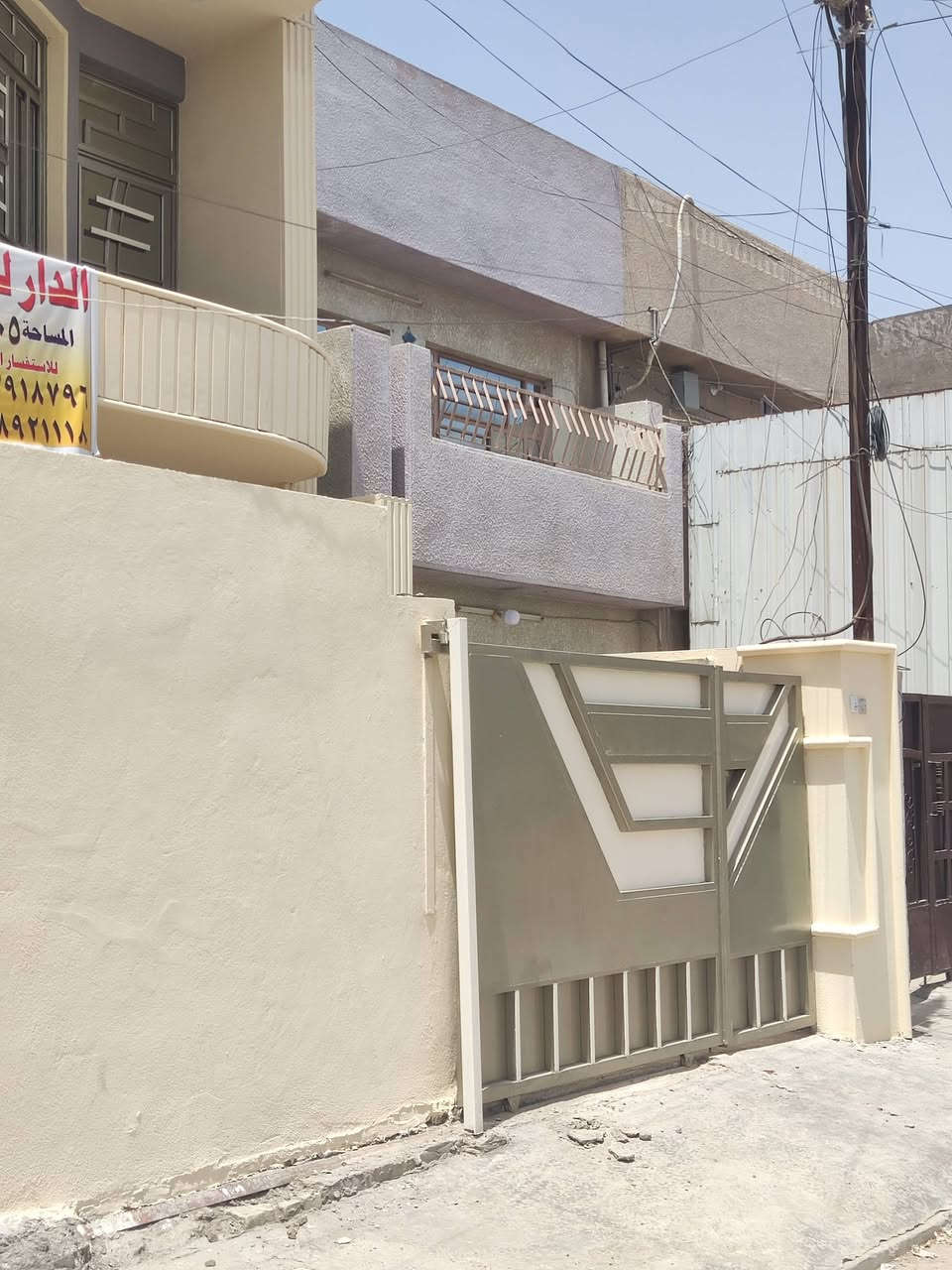 السلام عليكم
للبيع بيت المساحه 105 متر واجه 5 وربع وانزال 20 متر بيت نضيف بناء سنه 2017 

يحتوي البيت على 3 غرف نوم كبيره وخدمات عدد 2 وصاله ومطبخ وكراج البيت ارضيه مرمر 
البيت مباشر من صاحب العقار 
موقع مميز شارع 15 متر حي الإعلام قرب اعداديه التعاون 

للاستفسار الاتصال على الرقم 

***********
