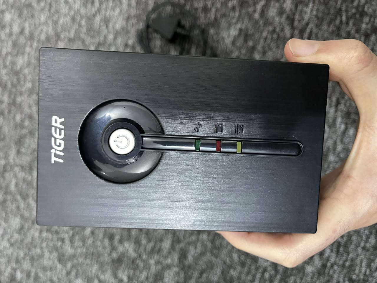 للبيع: PS4 Slim – أونلاين بدون تهكير!
✨ المرفقات ويه الجهاز:
 • يد أصلية + يد تجارية + يد شبيهة  PS5
 • FIFA 2020
             FIFA 2024 (تتطور للبلاي5)
 • GTA 5 أحدث نسخة
 • كل الكابلات
 UPS Taiker 850V جديد

💰 السعر: 420,000 د.ع (وبيه مجال بسيط )
📍 بغداد
📞 [***********]
