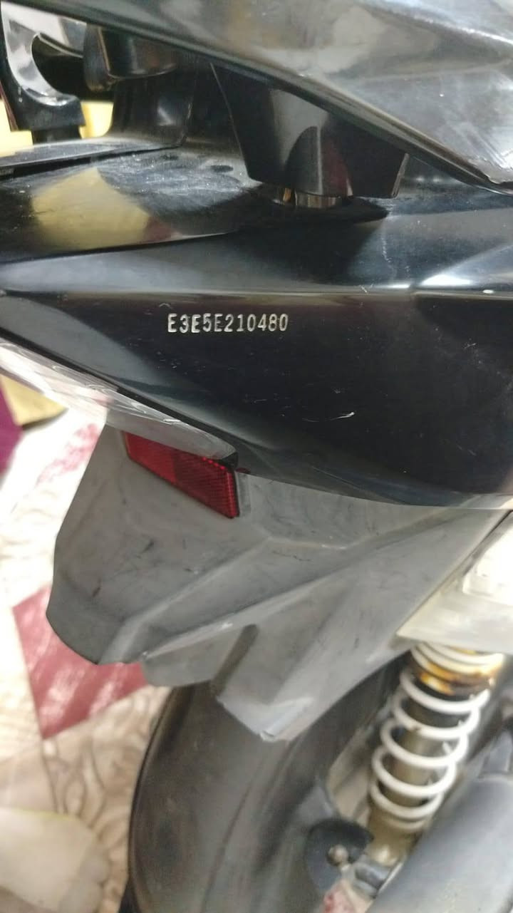 سلام عليكم درجة الجيتار درجة حلوة ونضيفة برغبة ما مفتوح بيهة درجة حلوة مكينة وختم وحدء المكن مديتن الصدر ***********
