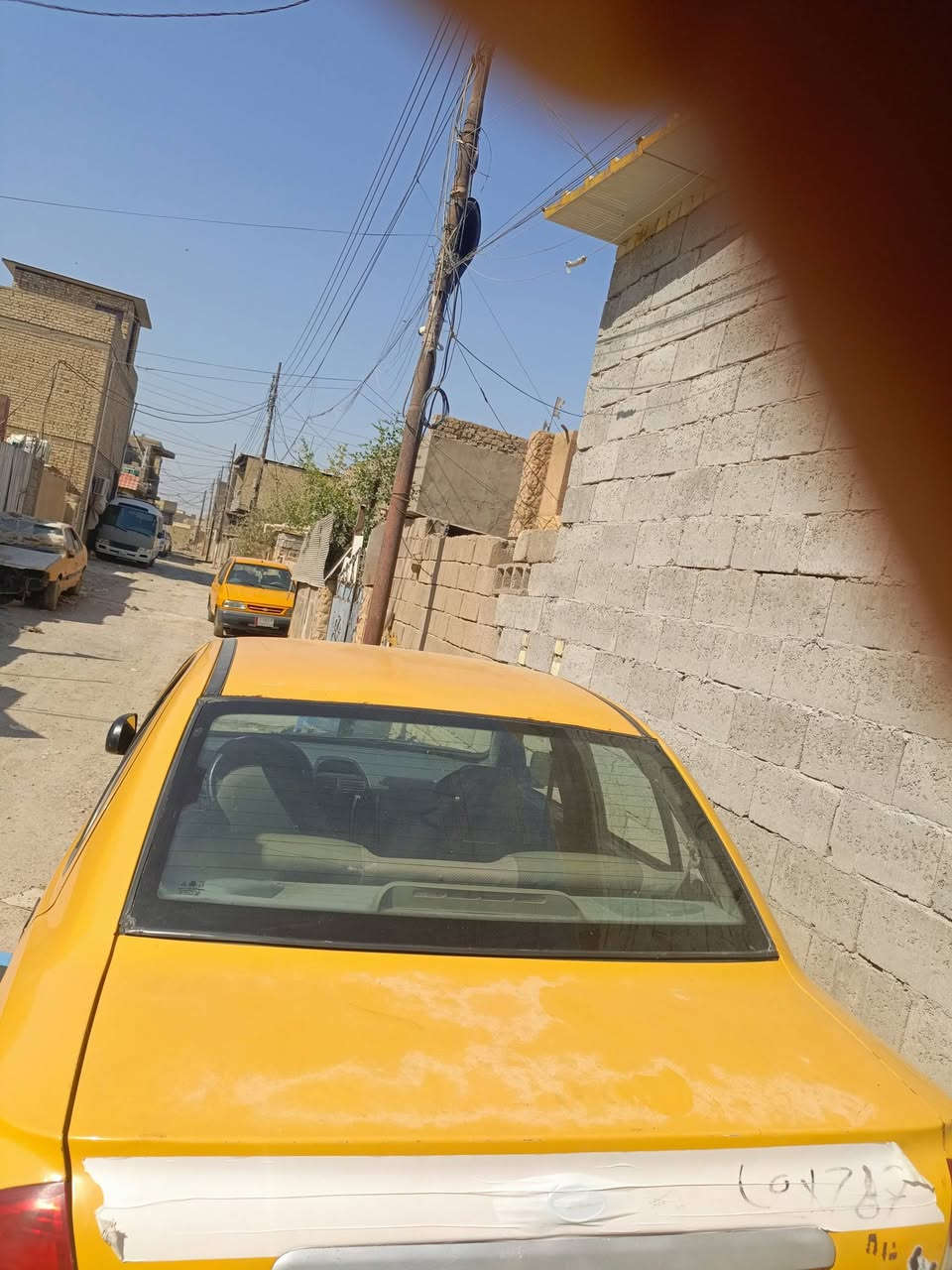 سلام عليكم من رخصة مدير الكروب المحترم. سياره طيبه للبيع موديل 16رقم بغداد انكليزي سياره صدر جديد كهرباء شغاله فلنجات امامي جدد دبلات جدد تخم تاير تخم ويل جديد. سياره خير من الله  السعر المطلوب 27. الاستفسار اكثر الاتصال *********** بي وتساب
