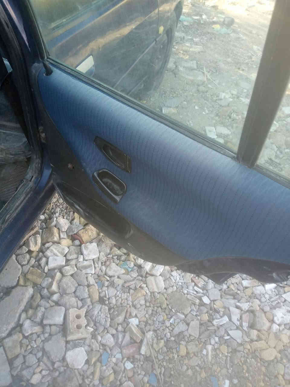 للبيع بيجو فرنسي 2001كير محرك خير من الله مكفولة من  صبغ والضربةرقم بغداد دولي بسمي سيارت عليه ادم عامة عوز ملاحظات بسيط السعر32ورقه وبيه مجال لشري ***********مكاني بغداد
