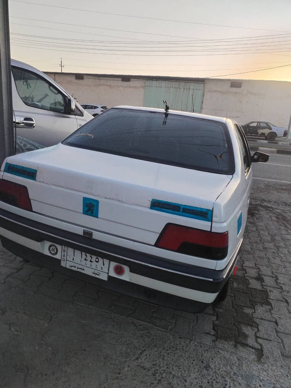 سلام عليكم بيجو 405مديل12 للبيع كفاله من تبديل صبغ ضربه كير مكينه تبريدثلج🥶 حداديه جاهزه سنويه ل27رقم نجف السعر 43وبيها مجال  الاستفسار ***********
