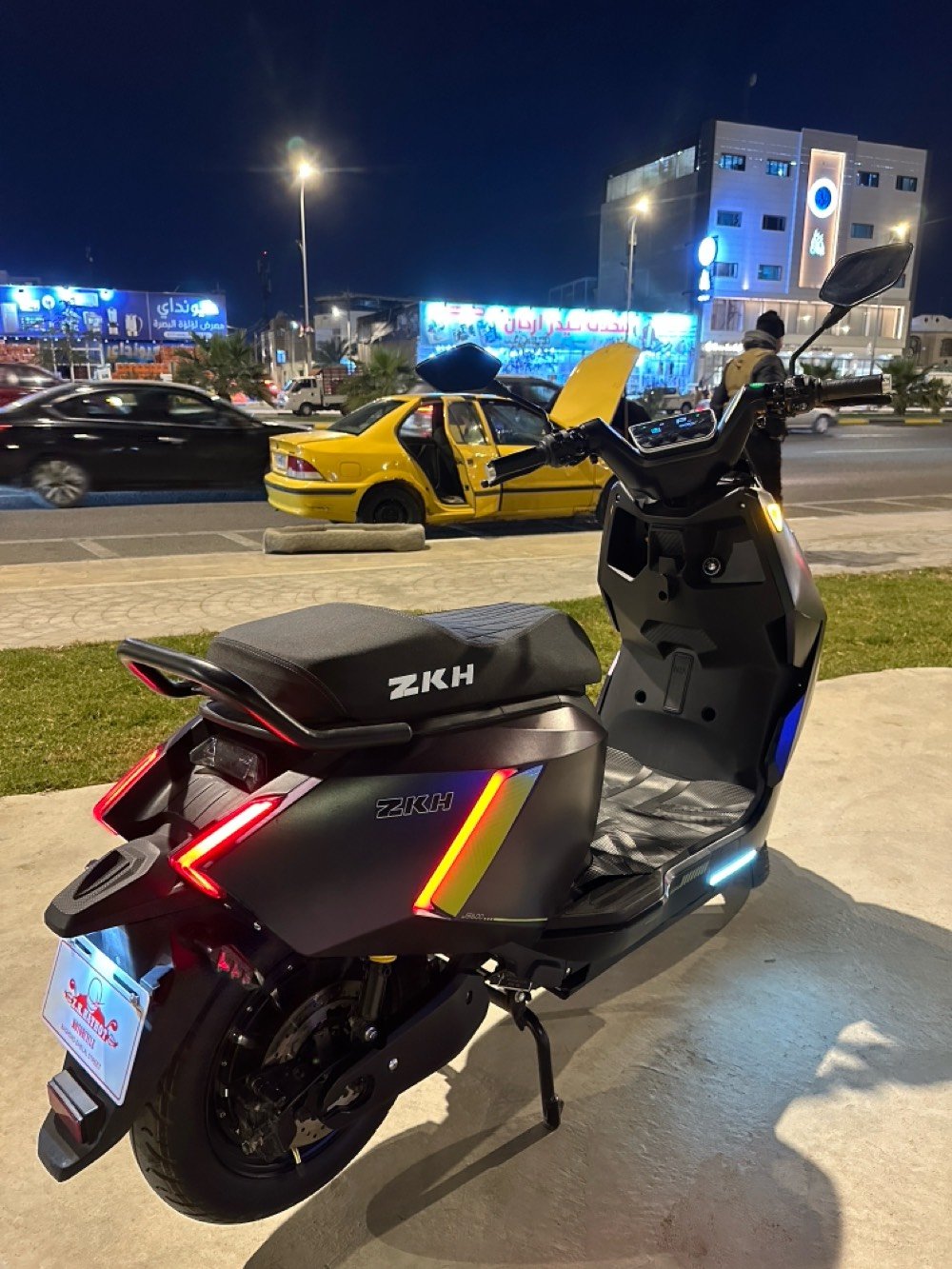 🔴 دراجه شحن شكل مميز 🔥
دراجة شحن دراجة كهربائية 
اللون مميز
 
بنفسجي على رصاصي 
من معرض zkh هاوجي
نضام 3 نمر سرعة  
السرعة الحقيقية 80 كيلو متر 
دراجة بعدهي جديده ماخذهة بشهر الواحد 2026 
تمشي بالشحنة الواحده 60 = 70 كيلو بالشاشة حسب الوزن او اكثر
6 بطاريات الريان افضل نوعية بالسوق
72 فولت
نضام ال P 
نضام حساسات جانبية وخلفية 
مانع للسرقة 
تشغيل
سويج 
بصمه تشغيل عن بعد 
گلوبات عالي ناصي قوي
أشاير يمنى ويسرى 
الكهربائيات كلهن شغالة 
الشاحنة الاصلية 
هورن عالي
مرايات
صندوق كبير داخلي 
الملف 2000 حقيقي 
🔴السعر :  850 الف وبيهة مجال قليل للشراي 
العنوان : البصرة : الامن الداخلي
الرقم : ***********