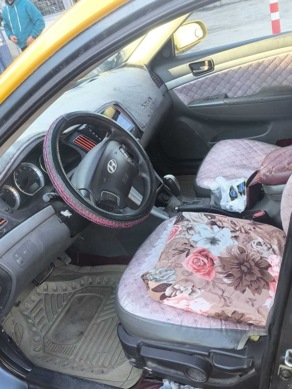 *********** اتصال فقط السعر 98
المكان ديالى  شهربان 
سوناتا 2010 رقم بغداد  بأسمي 
 محرك 4 سلندر 2400 كير 5 نمر  
تبريد تدفئة السيارة مكفولة من كلبة كصة چفية
 سيارة امريكية حادثة باب السائق فقط
