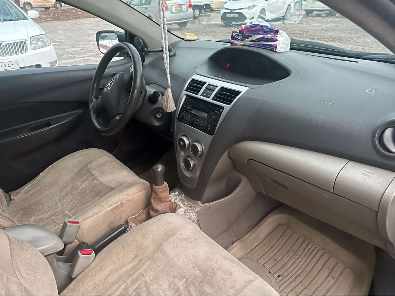 سلام علیکم تویوتا یارس مودیل ٢٠١٠ سەیارە رەقەم سەنوی بەسەر جوە گیر مکینە بە شەرت جار تایە بە شەرت تحویل بشرت بۆ زانایاری پەیوەندی بکەن سعر٧١  رقەم تلفون *********** Singapore
