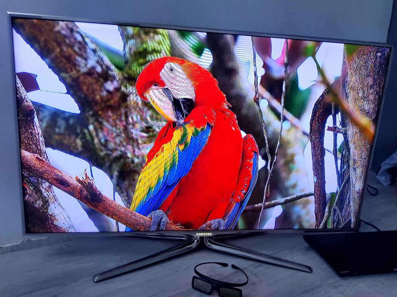 السلام عليكم . شاشة سامسونك اصلية حجم 47 بدون نت تكدر تربط عليهة tvbox بلادية وضع شركة نضام 3d مع نضارة وحدة .سعرهة ٢٥٠ ألف . بغداد الشعب . اتصل او خاص افهمك التفاصيل .. ***********
