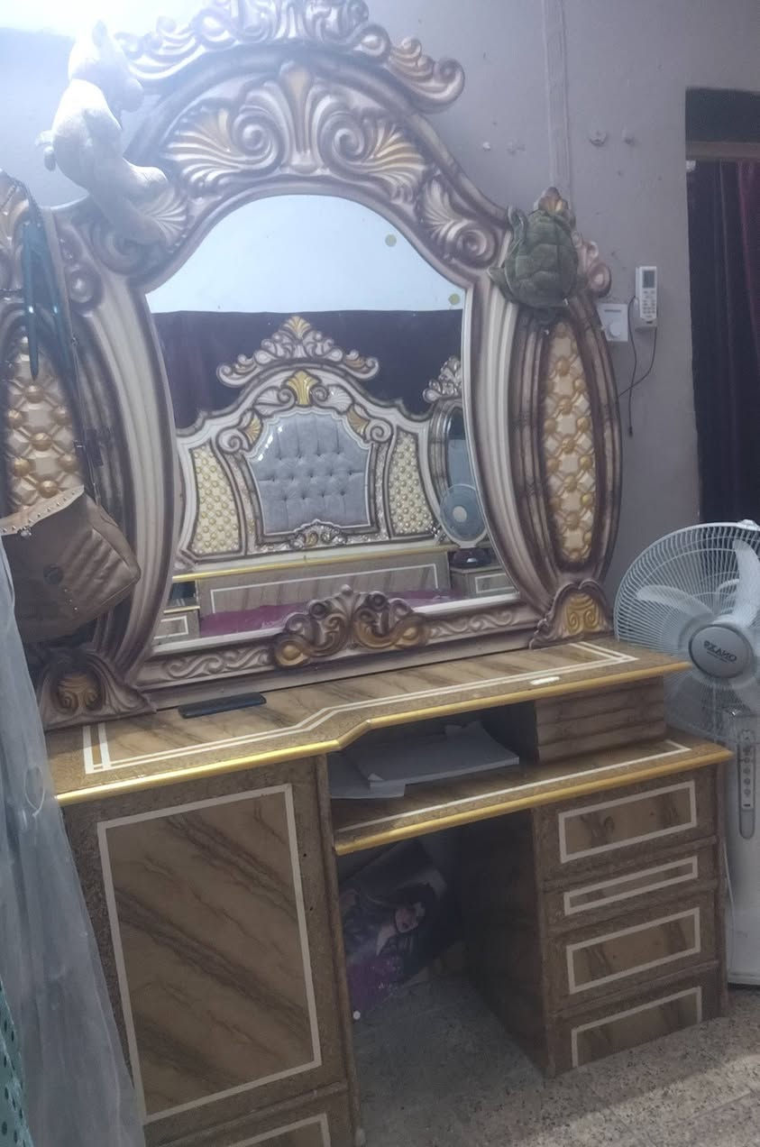 شغل عراقي جرباية نفرين مع كومدي ٢ وياها وميز تواليت
ودوشك وياها قطن مو إسفنج 
وبس هذا عيبها  بالصورة الأخيرة
واليدات مال المجرات كله موجود بسبب الاطفال 
السعر خاص
مستعجلة عليها


**إذا كنت صاحب هذا الإعلان وتريد حذفه لأي سبب، رجاءا أرسل رسالة إلى الدعم الفني**