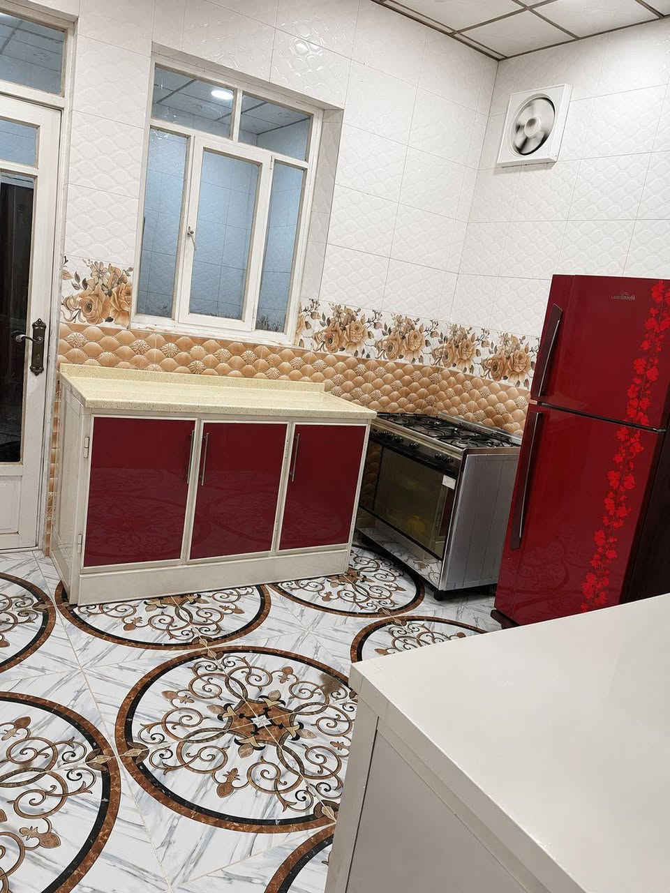 مشتمل البيع حي جبيريه الأولى خلف مستشفى دكتور جمال طابقين ٣غرف وصاله ومطبخ ستقبال صحيات شارع ٦م خلف التجاري بداية الفرع سنه البناء ٢٠٢٠ السعر ٦٥مليون الواجهة ٧م النزال ١٥م للستفسار اتصل ***********

