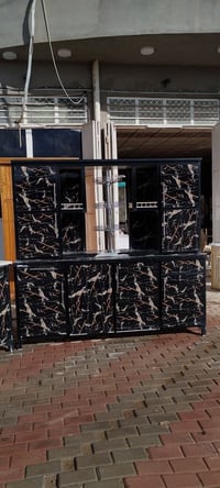 كاونتر مستخدم نضيف 3 قطع بسعر جدا مناسب للحجز للستفسار أكثر الاتصال او...