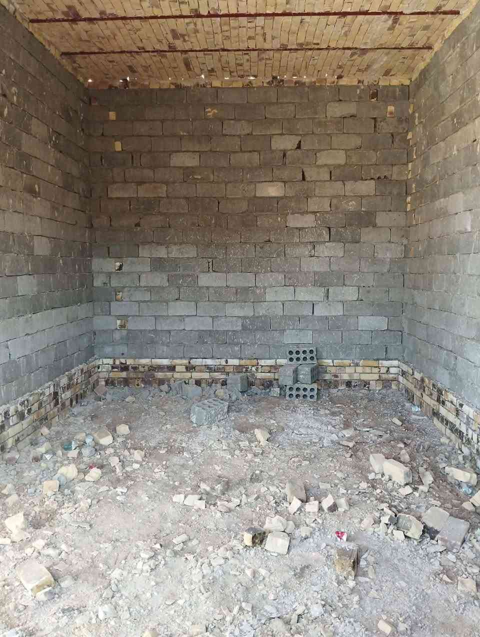 👈للبيع هيكل زراعي مسقف
👈سند 25 مداور مباشر بإسم المشتري 
👈المساحة 200م
👈الموقع قرية فيصل 
👈بناء بلوك عگاده 

✅للاستفسار مراجعة مكتب الضامن للعقار الشارع التجاري مقابل منفذ المعرفه أو الاتصال 📞 
*********** واتساب 
***********
