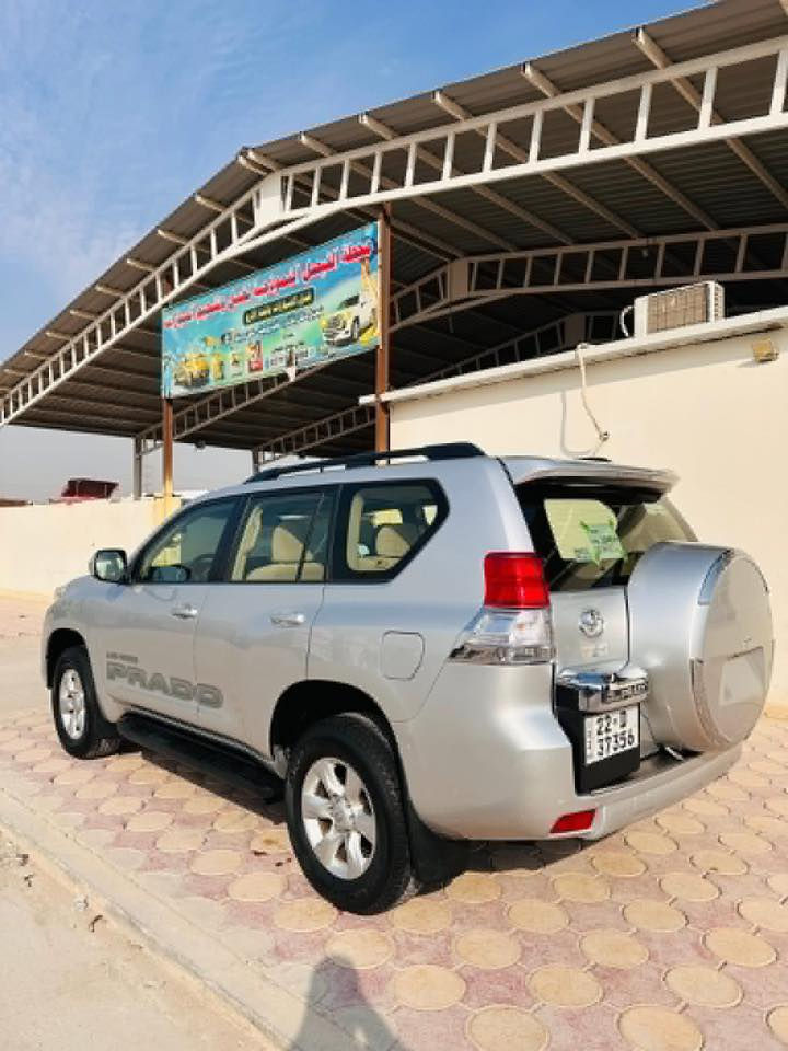 سلام عليكم 

البيع مراوس 

مكفول من صبغ ضربا تبديل بارد كفال عامه سونار بل نشر 

مكينه وكير مكفولة غير مفتوحة 

موديل 2013

موصفاته 

مكينه ٦سلندر 

فتحه 

فور ويل 

ثلاجه 

مري شفط 

بصمه 

٧راكب 

٣قطع تبريد 

تحكمات استيرا 

شاشه 

كامرا 

حساس امامي وخلفي 

دبل تانكي 

باقي موصفات معروفه 

***********
