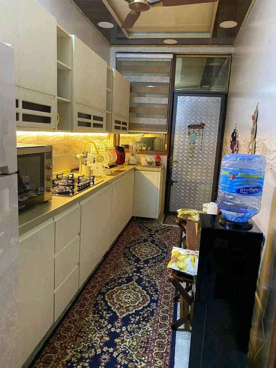 دور الزراعة
دار للبيع مساحة ١٣٠ طابقين
إستقبال. مطبخ معزول .. صاله عدد ٢
٣ غرف نوم . صحيات داخلية وخارجيه .. بيتونه طابق ثالث
موصفات الدار
نقوش مغربي .. أرضية مع درج بورسلين .. جص وبورك كل الدار ..
الواجة طراز تركي وحجر حلان 
نضام كاميرات .. مزود نضام طوارئ .. نضام سبالت
عرض الشارع ١٢ متر
نوع العقار طابو زراعي سند ٢٥ رسمي
العنوان بعقوبة تقاطع القدس دور الزراعة الثانية
خدمات كامله ماء مجاري تبليط كهرباء حتى اناره شارع

ملاحظة ؛؛ بيع البيت مع الاغراض وحسب الرغبه

للأستفسار أكثر اتصل على الأرقام التالية او على الخاص
وسام اللهيبي ***********
ياسر فارس حسين ***********

مكتب الجزيرة لبيع وشراء الأراضي والدور السكنية
