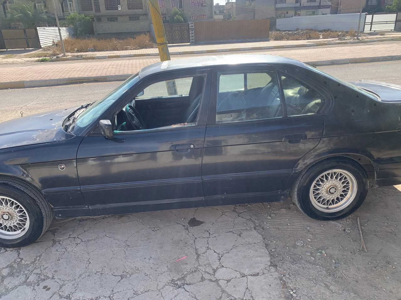 سلام عليكم بي ام525 موديل 1991 باسمي رقم انكليزي
للسنه 2030  سياره جاهزه
كير محرك صدر تبريد  غرفته جيده البطاين  تعبانه مكاني بغداد المحموديه سعرها 49 ورقه
 بدون صبغ بدون ظربه ماعده الجاملغ الخلفي  الخشم مال الجاملغ وموضح بالصوره  تتيرات جيده جدا باتري جديد 
تلفون ***********
