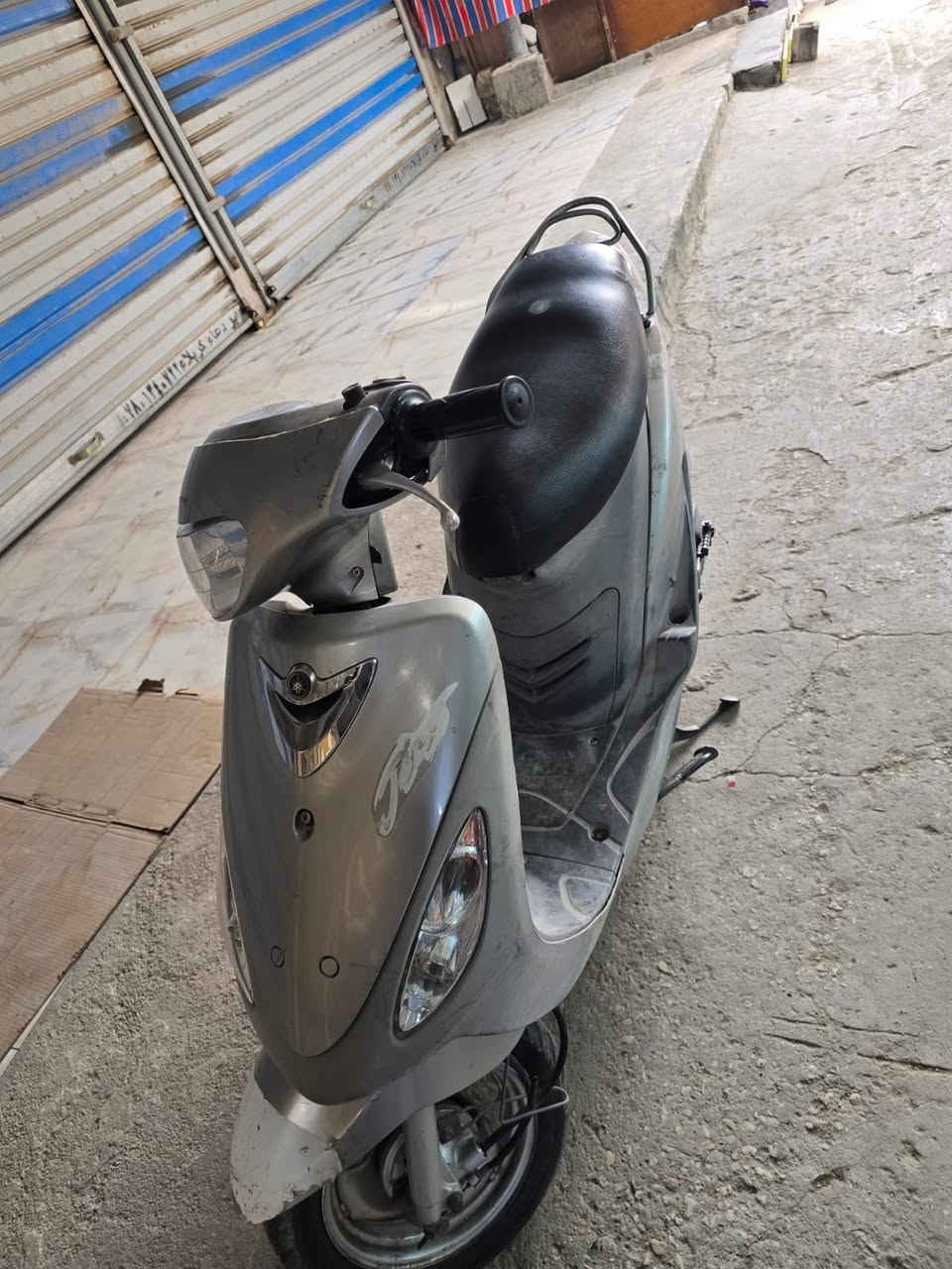 سلام عليكم مكلف بل نشر/ دراجه ماكس منغولي كفاله عامه خير من الله درجه وصل معرض بيه طالع من الحمداني مكاني كربلاء حي الغدير
ملاحظه/ ما متواجد فيس فقط رقم صاحب دراجه 
اليريده بي خير ويدلل
رقم/‏‪***********‬‏
