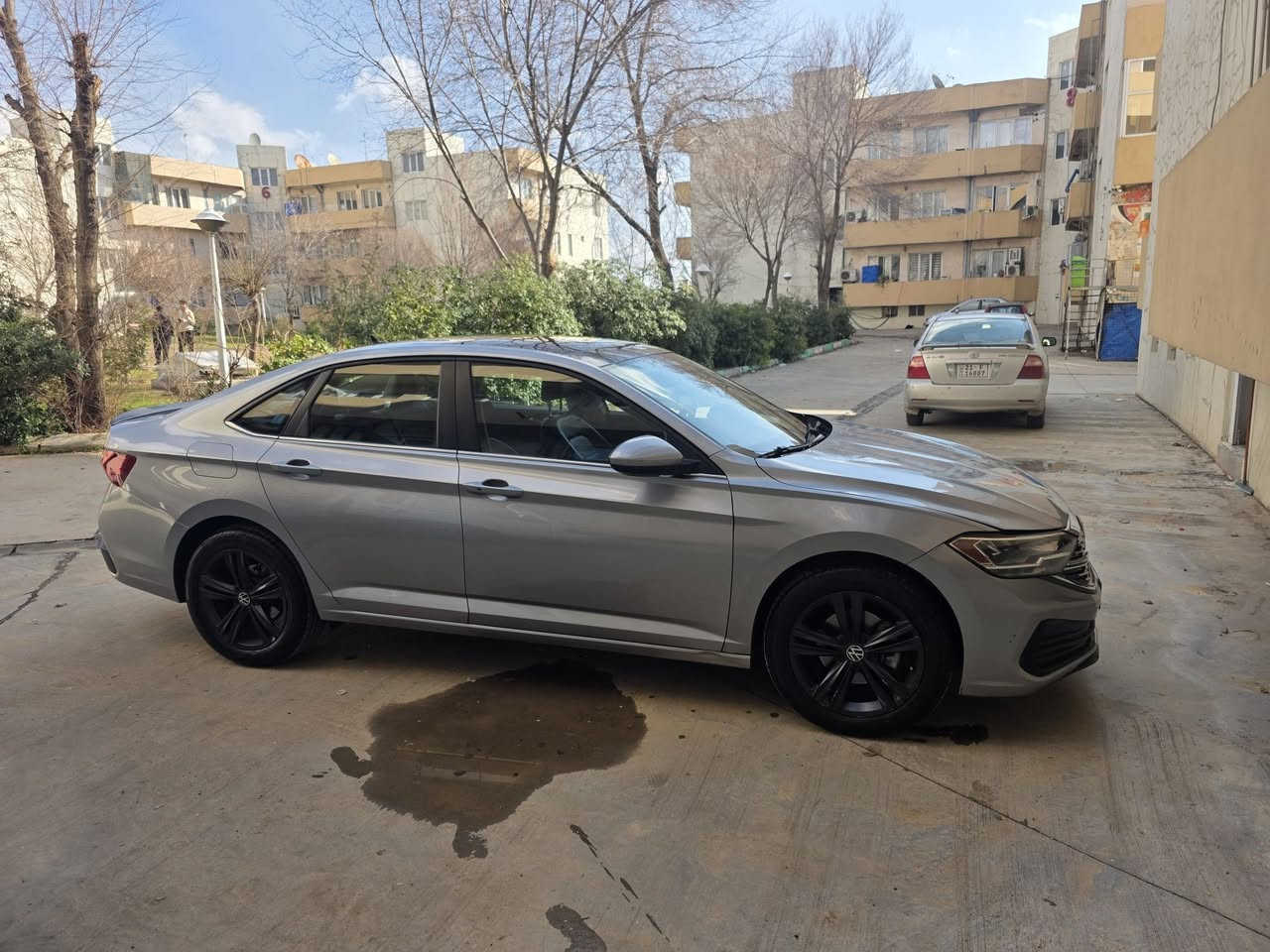 " کوردی / عربي "

جيتا ٢٠٢٢ se  بۆ فرۆشتن یان گۆڕینەوە بە تیگوان
پانوراما

بصمة(بصمة )
ئۆتۆ ستۆپ

ئۆتۆ ستارت 

ئاوێنە کارەبایی و هیتەر (مرايا كهربائیة وهیتر)
ئاوێنە فۆتۆ، شەوقی لایتی دواوە کزئەکات

کوشن جلد و هیتەر و کارەبایی (كشن جلد وهیتر وكهربائي)

ڕاداری 360 پلە ( رادار 360درجة)

تەحدید سورعە

شاشە و کار پلەی (apple car play،android auto)

گێچ ئەلیکترۆنی

مەکینە و گێڕ نەکراوەتەوە و مەکینەی 15 ی تۆربۆیە
(مكینة وكیر ما مفتوحة بشرط ماشي 33 الف میل)

سەنەوی تازەیە تا 2029 (سنویة جدیدة لحد 2029)

ڕۆن و هایدرۆلیکی تازە گۆڕاوە
تایەی تازەیە، کامل سێرڤس کراوە
(دهن المكینة ودهن الكیر واطارات جدیدة، سرفس كامل)
چوار تایەی تازە بۆبەستراوە(تخم اطارات جدیدة)
لایت زینۆن و لید
گێڕعادی و ئۆتۆماتیک و سپۆرت
تەبرید دوو بەش (تبرید قسمین)
33 هەزار مایل ڕۆشتووە

بۆیاخ چەمەلەغی سەکن و چارەکێک بۆنیتەکەی
)الصبغ ربع البونیت وجاملغ)
ئێرباگی بەس سوکان تەقیوە دانراوەتەوە(ارباك بس ستیرن ومرجعیه سستم)
شوێن سلێمانی (مكاني سلیمانیة)
*********** واتسەپ و ڤایبەری لەسەرە السليمانية, العراق
