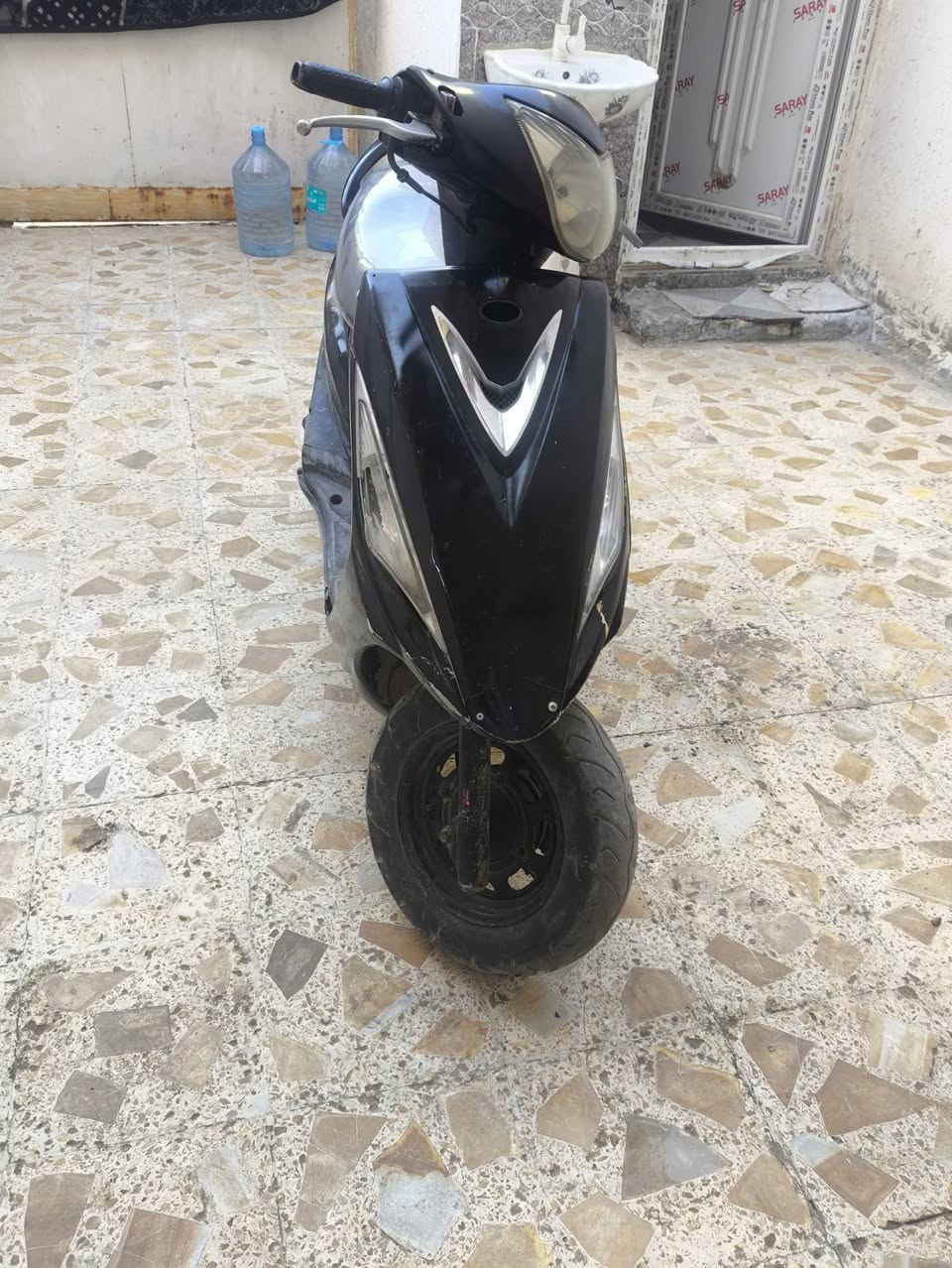 دراجه ماكس كامكو  متروكه شغاله مكينه نضيفه  طفت باتري ونتركت  تاخذ طافيه شرط المكينه شغاله سعر ٣٥٠ مكاني حي نهاون ***********
