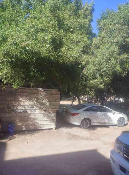 سلام عليكم بيت البيع حي وفاء مساحه ١٢٠ يحتوي عل ٥ غرف نوم ستقبال مطبخ صاله  طبقين ونص سعر ١٤٥ وبي مجال ستفسار مكتب بركات ام بنين ***********
