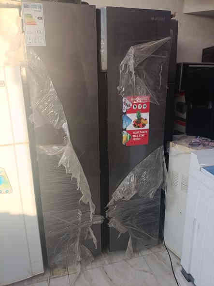 ثلاجه تركي حجم كبير arclek جديد ضمان سنة صيانه يتوفر لونين الاسود والرصاصي في معرض التساهل للأثاث المنزلي عنوان . الشطرة - فتاحيه. طريق ال عواد - قرب اسواق رؤوف - مجاور مستشفى الامل . لطلب والأستفسار *********** واتساب***********
