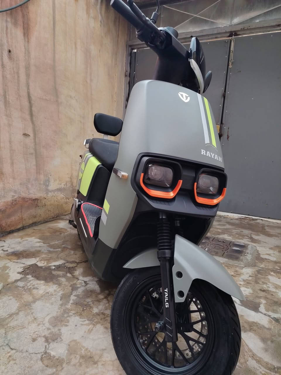 السلام عليكم ريان ام عيون شرط فحص ماطور جديد ماشي حيل قليل  شرط  وين مايعجبك افحص مو شراي لاتعلق سعر وتساب فقط يعني لاتخابر ***********
