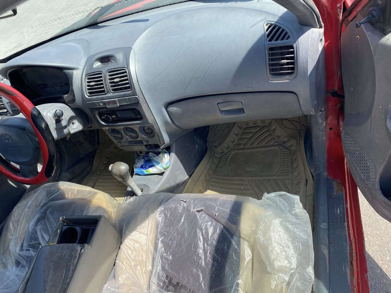 سلام عليكم هنداي  كسن موديل 2000 جاهزه رقم بصره مجدده سنويه 28مكينه بيه بخاركربيات شغاله حديده جيده تخم تاير مكان سياره البصره السعر 30 ورقه تصال ***********
