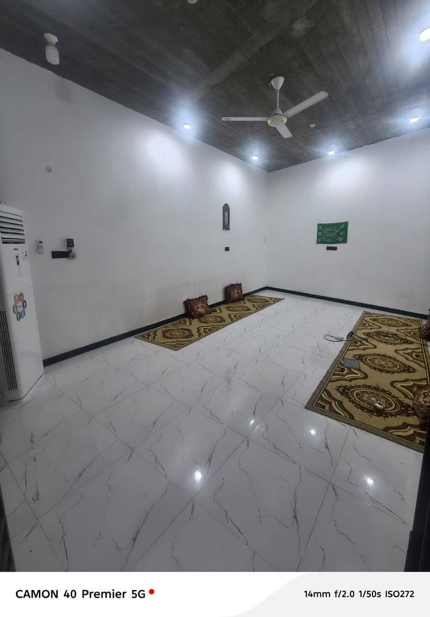 سلام عليكم
بيت زراعي مساحه ٢٠٠ متر كونكريت مسلح ركن 
بناء طابوق جديد جدا غرفتين وصاله ومطبخ وديوانيه وصحيات عدد٢  بيه وصل تطويب وانشمل بالخدمات الكامله العنوان قضاء سوق الشيوخ مقابل الاسماعليه الثانيه شارع سيد جاسم الطويرجاوي السعر ٨٣ مليون
للاستفسار الاتصال او واتساب ***********
