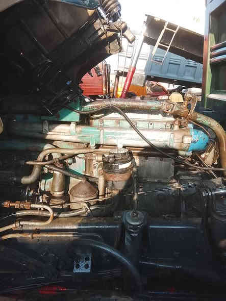 السلام عليكم سكانيا فاره موديل 89 محرك 12.5 مقفول لا صرف لا بخار جير خمسه شاص مقفول رقم بغداد للاستفسار اتصال على الرقم تحويل ثاني يوم مكاني بغداد نهروان  ***********
