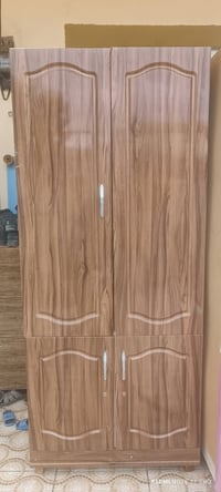 ئەم دوتاکیە بۆڤرۆشتن 220بەرزە 90پانە 70قوڵە شوین سمود  سعری75مامەڵەیەک...