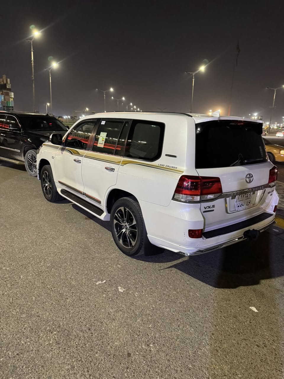 للبيع لاند كروز VXSكاز كفالة عامه فول للأخير رقم سليمانيه ماشية110محرك كاز 5700للبيع اومراوس السعر450مكاني بصرة الاستفسار على رقم ***********
