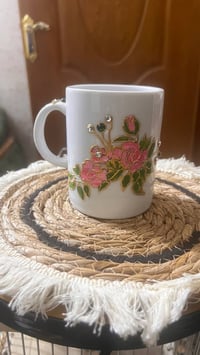 رسم على الزجاج • اسم حسب الطلب • تخصيص