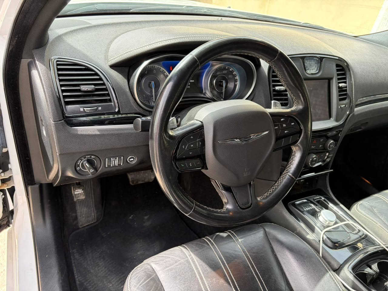 اوباما كرايسلر  (C300)  للبيع فقط
الموديل 2022 

الفئه S 

فوووول السياره ماعدى الرادار الأمامي 

فتحه بل سقف 

إشارات بل مري 

تحكمات كامله بل ستيرن

حجم المحرك 3600

السياره  (وارد كندي  )

جاملغ وقبق جنطه  صور الحادث بل منشور 

تشغيل عن بعد 

كشنات جلد اسود مع تحكم كهرباء

حساس خلفي

شاشه كبيره مع نظام ال GPS

تبريد قطعتين + بصمة أبواب

دماام خلفي 

مكان السياره بابل 

السعر 290 بيه مجال 

***********
