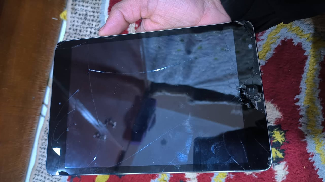 السلام عليكم
ايباد مني 5 
شاشه مكسوره تشتغل نص ونص 
وبي شويه عواج مبين بل صور 
للبيع قيم واخذ 
مكاني الانبار قضاء الخالديه


**إذا كنت صاحب هذا الإعلان وتريد حذفه لأي سبب، رجاءا أرسل رسالة إلى الدعم الفني**