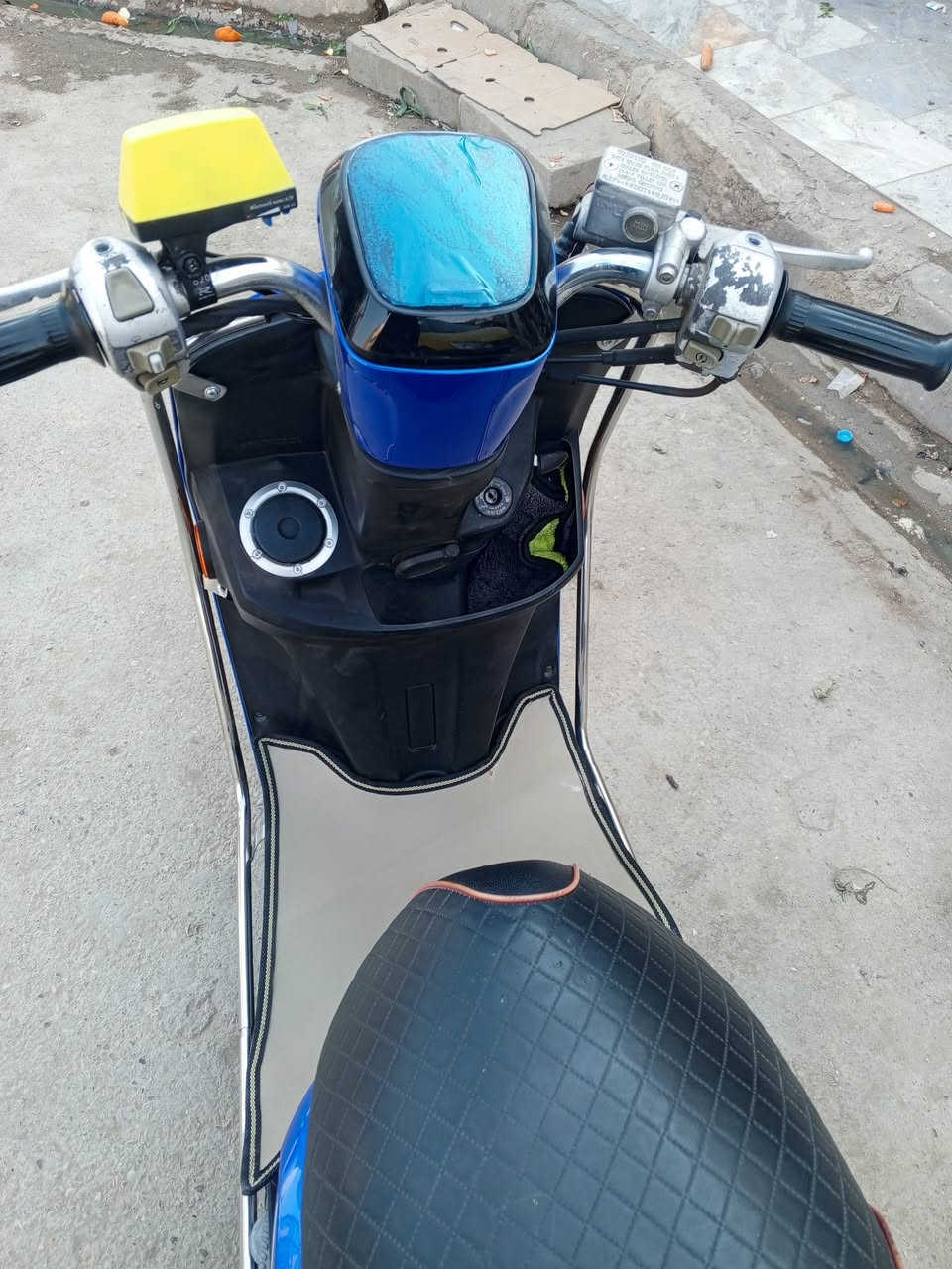 سلام عليكم دراجه بوليس نوزل 2013 داجه كفاله عامه دراجه كامله بابيهه اي نقص صار 25يوم نزلتها ماشيه قليل مكان ديالى كنعان الرقم ‏‪***********‬‏
