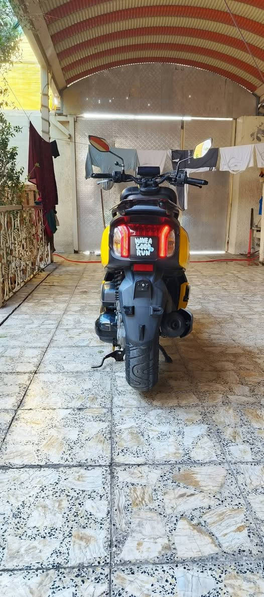 (سلام عليكم) دراجهGBIX ياماهه ياباني  سرعه150دراجه نضيفه بعده بحاله الشركه دراجه قطعه وحده شكله حلو وغريب السعر خاص عنوان بغداد شارع فلسطين***********
