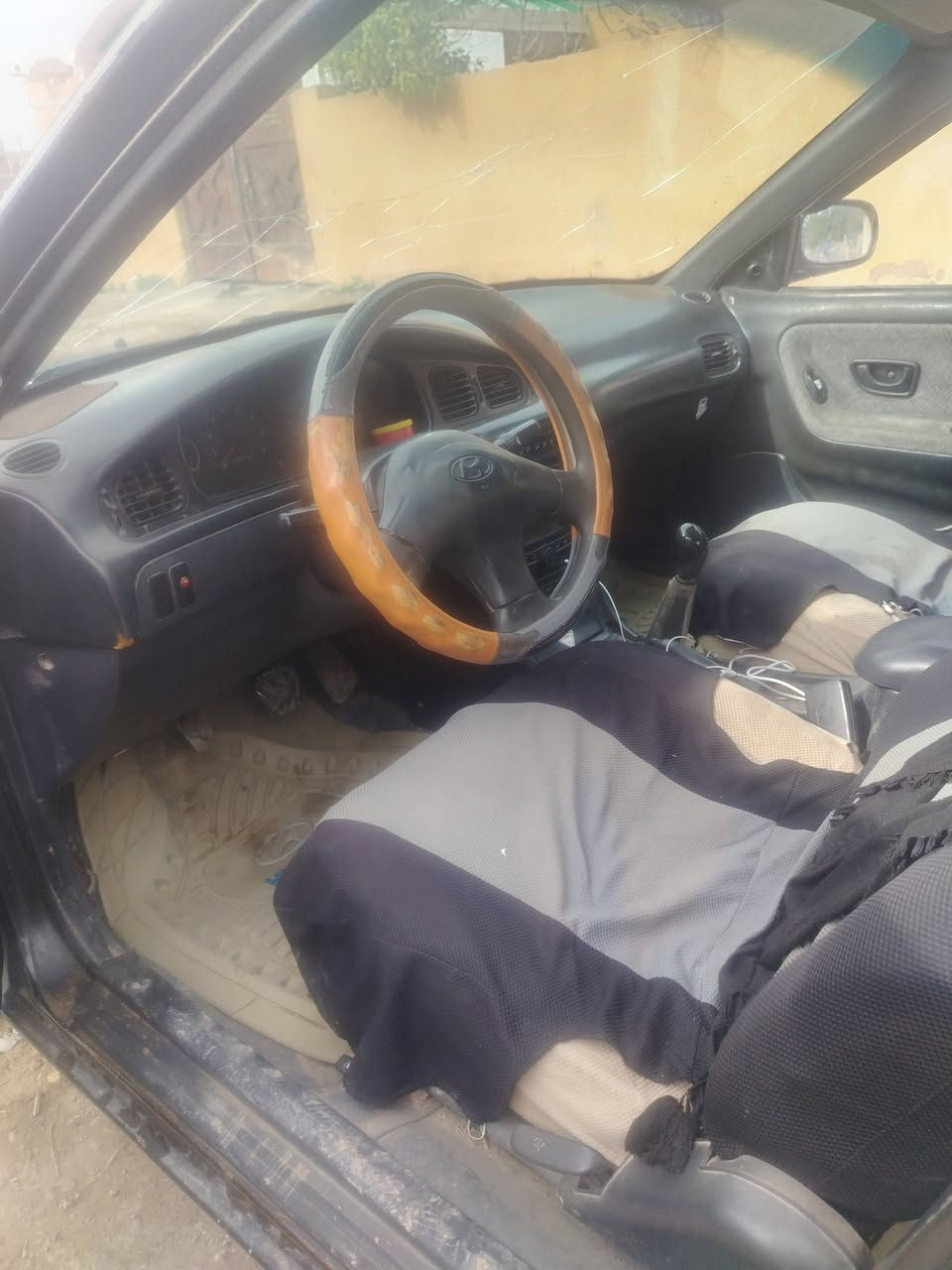 السلام عليكم سوناتا 2 كامله صدر مكينه كير كله خير من الله تبريد تدفئه مسجل اربع سماعات دمام سياره انضف من الصور تاخذهه كلشي مذب عليهه نقص برغي مابيهه مكاني ديالى ابو صيدا المو شراي ليتعبني ***********
