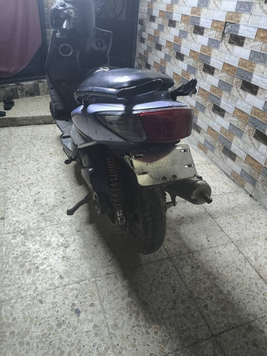 سلام عليكم دراجه سكنس فحل مزوده نوزل للبيع دراجه شلعه معدل مكاني ام الكبر السعر ٥٥٠وبيها رقم الهاتف ***********
