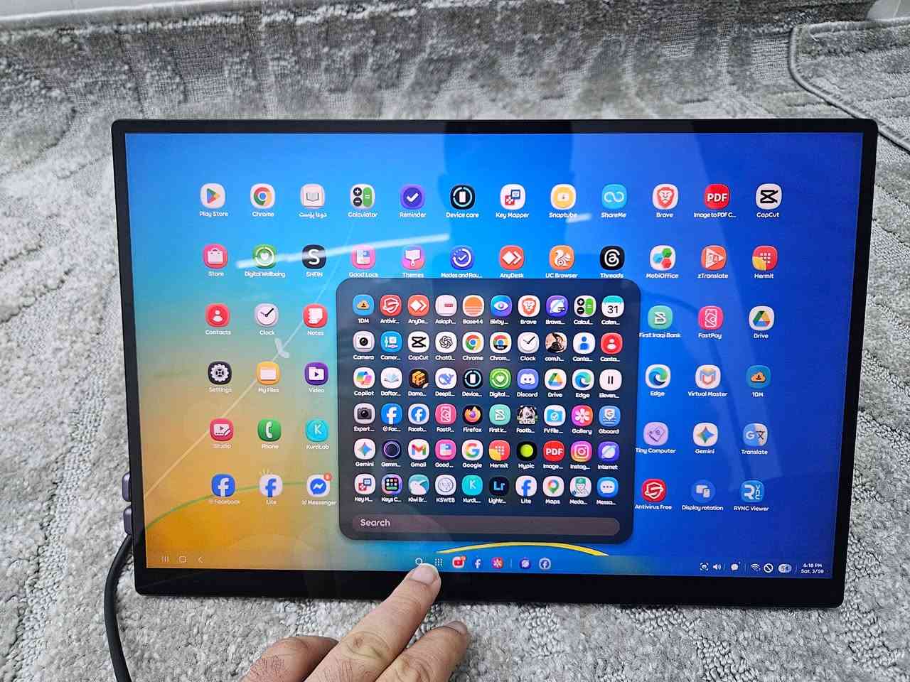 Portable monitor touchscreen لەمس
پۆرتەیبڵ مۆنیتەر شاشە لەمس 🔥 
شاشە چواردەیە 
فول ئێچدی پڵەس FHD+
ڕاستەوخۆ لە ڕێگەی یەک کێبڵی تایپ سی موبایلەکەت ئەکات بە تابلێت
بە مەرجێک موبایلەکەت سامسۆنگ بێت
شاشەیەکی زۆر جوانە و بێ کێشەیە و لەمسێکی زۆر خۆشی هەیە هەر وەک ئایپاد و تابلێت
بۆ موبایل و تابلێت و کۆنسوڵی یاری 🎮 و کۆمپیوتەر 💻 ئەبێت السليمانية, العراق


**إذا كنت صاحب هذا الإعلان وتريد حذفه لأي سبب، رجاءا أرسل رسالة إلى الدعم الفني**
