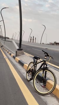 بايسكل للبيع حجم ٢٦ سبع سرعات  البايسكل مثل ما موضع بالصور يحتاج اشياء...