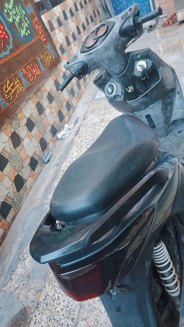 سلام عليكم
سكنس فحل ياباني قبق نفخ وستاند كهرباء كاملا مكمل تجي تشغل ربع نكره نوزل خطين مو كابريتر كاملا مكمل ما بيهة نقص برغي بيع او مراوس بدراجة شحن *********** واتساب أو مازنجر
