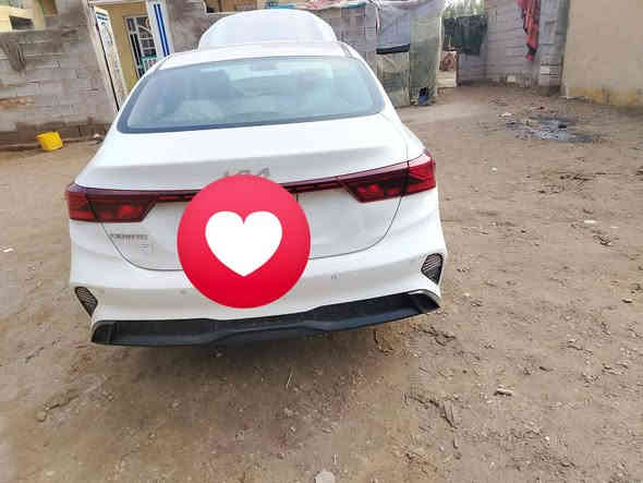 السلام عليكم سيراتو ٢٢ مكينه الف أو ٦٠٠ كفاله عامه رقم أربيل سنويه لل نهايه ٢٦ حساسات خلفية قطعتين تبريد ماشيه ٧٠ الف تحكمات ستيرن مانع انزلاق مري شفط السياره ابسم شركه تحويل مضمونه السعر ١٦٦ أو بيه مجال متواجد خاص *********** واسط نعمانيه
