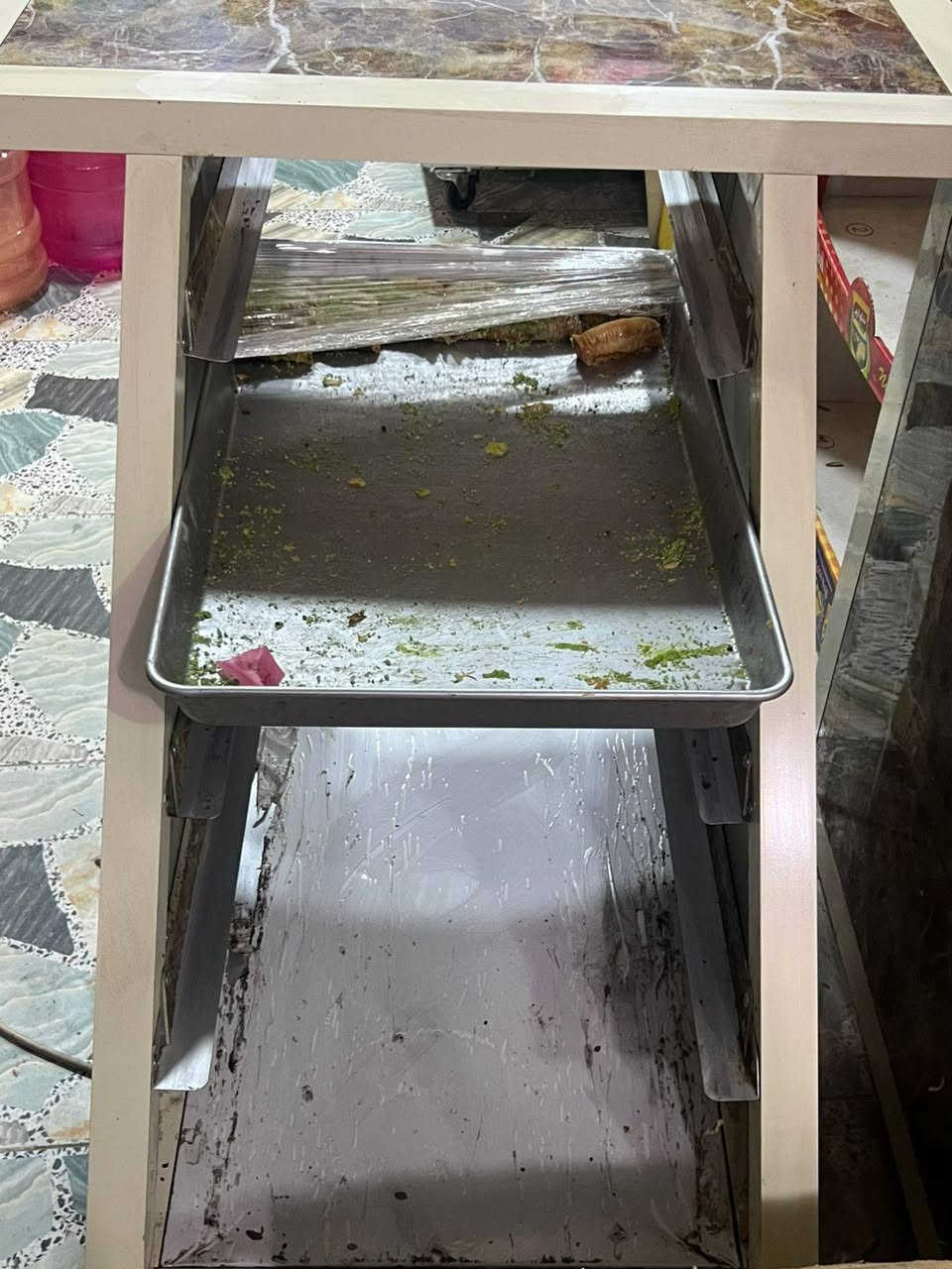 للبيع
عارضة كرزات+عارضة بقلاوة+عارضة نساتل العدد2+عارضة السكائر 
للاستفسار مراسلة على الخاص او الاتصال على
***********
