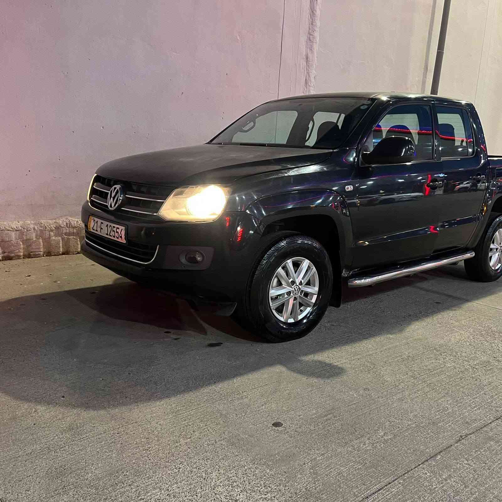 VW ئەمارۆك 
مۆدیل 2016  مەکینە 2.0 
گێر عادی 
جام کارەبایی 
تەنها بۆنیتی کلیرە بێ لیدران سێ جێ ساردی هەیە
رادێتەری بیلادیە
مەکینەی تازە گۆردراوە لۆکە
سەنەوی نوێیە
گێرو مەینەو کارەباییاتی بە شەرت
تەحویل و غەرامە بە شەرت
سەیارەیەکی جوان و توندە
سعری 105 وەرەقەو مەجال
*********** أربيل, العراق
