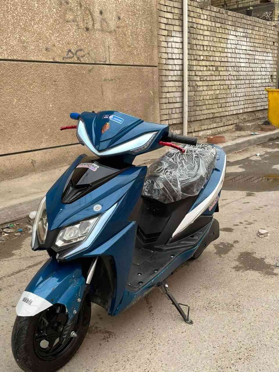 السلام عليكم للبيع دراجه شحن سكنس شركة حسن وحسين علامت الاسد دراجه 6 بطاريات نضام بك و3 نمر تشغيل بصمه لايت زنون عالي ناصي هورن اشاير يمنه يسره دراجه جديده مكاني بغداد البلديات سعر 380 وبيها مجال ***********
