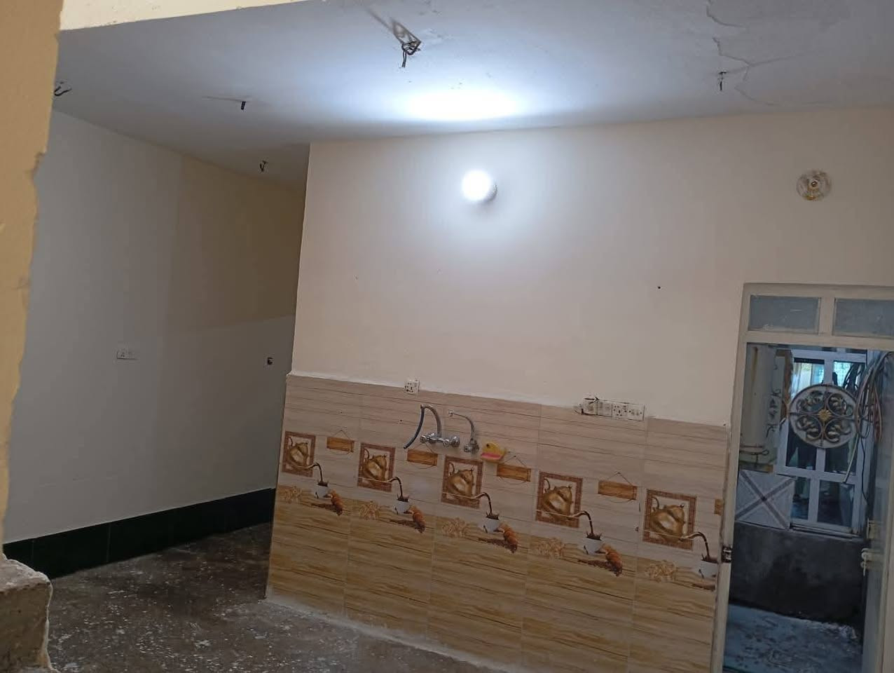 السلام عليكم بيت للبيع في المصابيح❗
مقابيل مدرسة المصابيح الاهلية متوفر كل الخدمات 
للاستفسار الاتصال على الارقام التالـية: 
***********
***********
