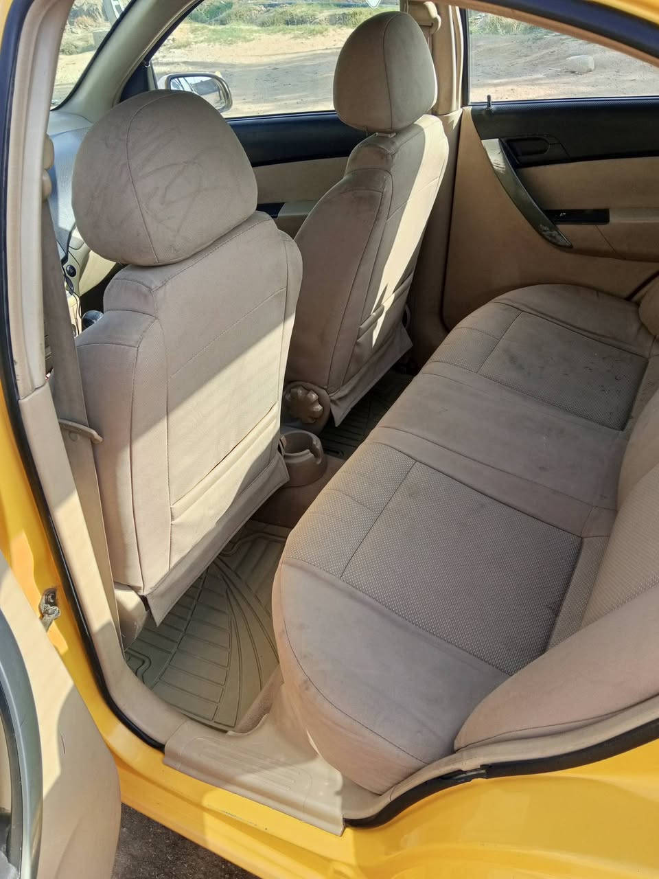 سلام عليكم 
سياره افيو خليجي موديل 11 اتماتيك تكسي مصفره هيه وغرامات تحويل مباشر باسمي سياره نضيفه بمعني كلمه كير مكينه تايرات تخم هس توني شاده باتري جديد داخل بيجي كلش حلو  سياره خير من الله المكان السماوه رميثه سعر 53 وبخدمه الشراي ***********
