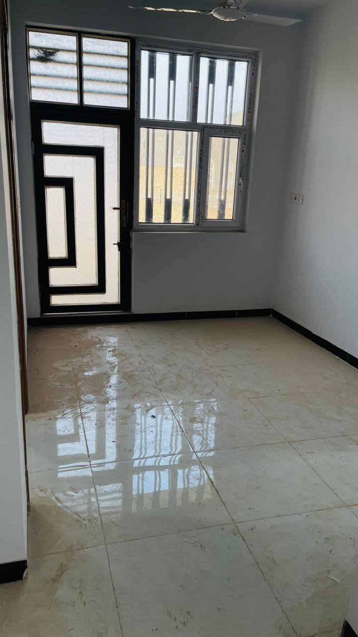 أللهم صل على محمد وعلى آل محمد
للبيع  
دار سكني  ١٠٠ متر وجه ١٠ في ١٠  متكون من ثلاث غرف ومحلقات كامله مطبخ صالة حولي و صحيات جوه وفوك   
عنوان الدار  القادسية الثانية    يرهم بيع ويرهم مراوس بقطعة   للإستفسار  التواصل  على الخاص او الاتصال  ***********_***********  او مراجعة المكتب  العنوان  الطارمية الشارع الرئيسي تقاطع شارع التدبير عمارة ابو صخر مكتب الرياض للعقار/ الطارمية   واهلا وسهلا
